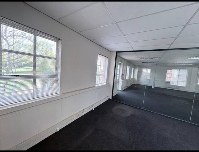 270M² OFFICE TO LET IN FOURWAYS